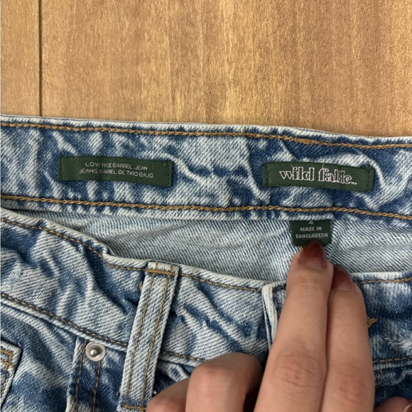 Low Rise Barrel Jeans - Picture 4 of 4